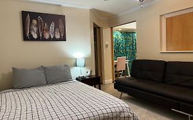 Near Airport Guest Suite